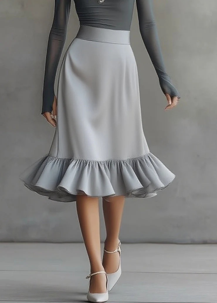 María Josefina | Conjunto Midi Gris con Top de Hombros Descubiertos y Bajo con Volante