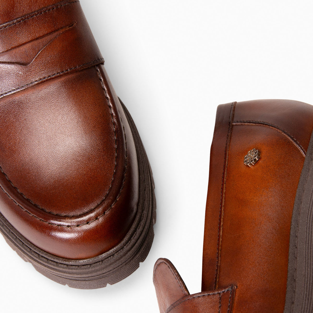 TRAVIS - Mocasin de piel de napa cepillada CAMEL