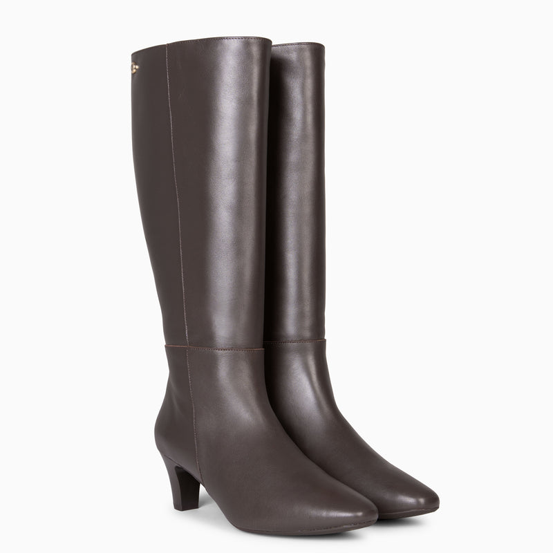 QUEENS - Bota alta de tacón MARRON