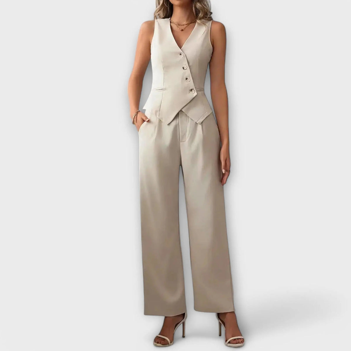 Chaleco y Pantalones en Conjunto