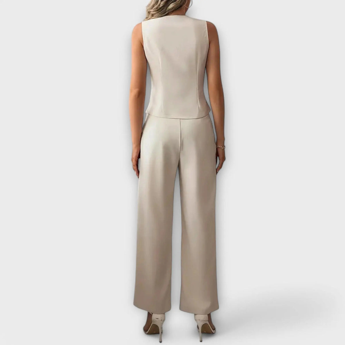 Chaleco y Pantalones en Conjunto