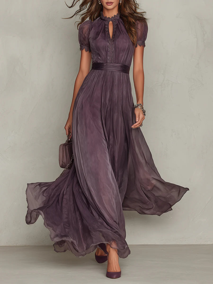 Flavia | Vestido largo violeta con escote de llave, borde de encaje de chiffon