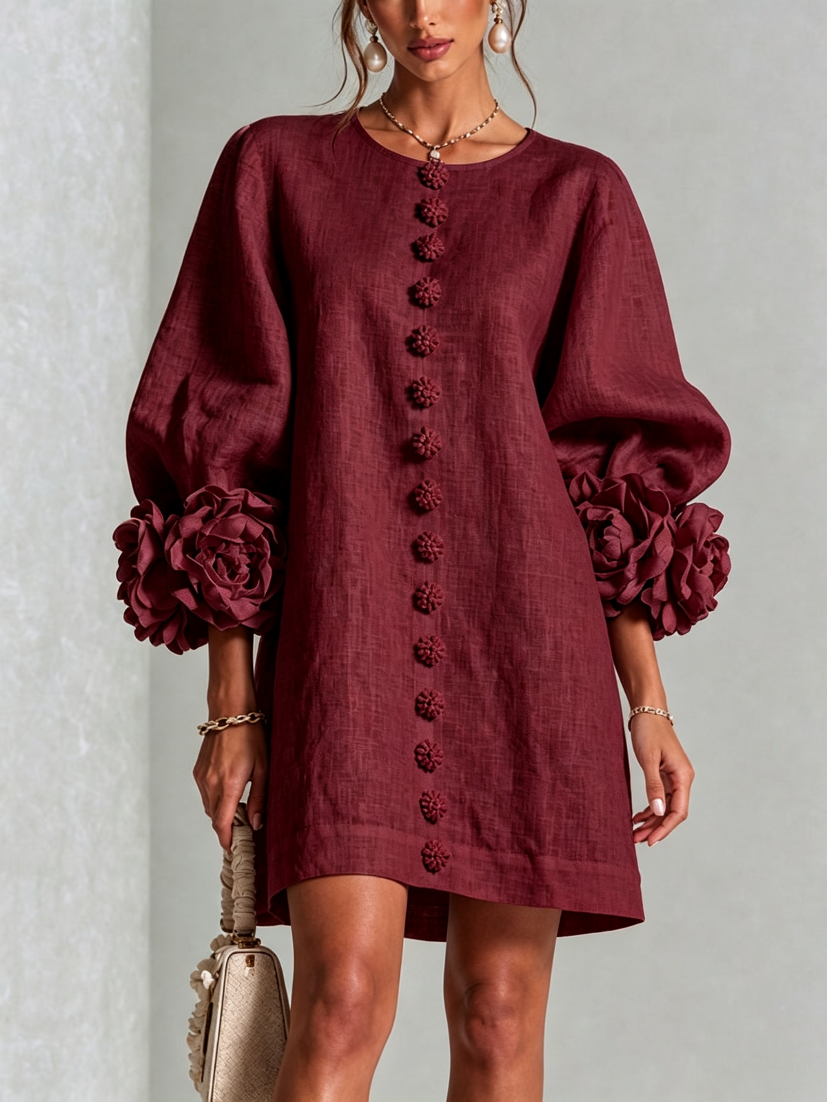 Josefina | Vestido Mini de Mezcla de Lino con Puños de Rosa, Burdeos
