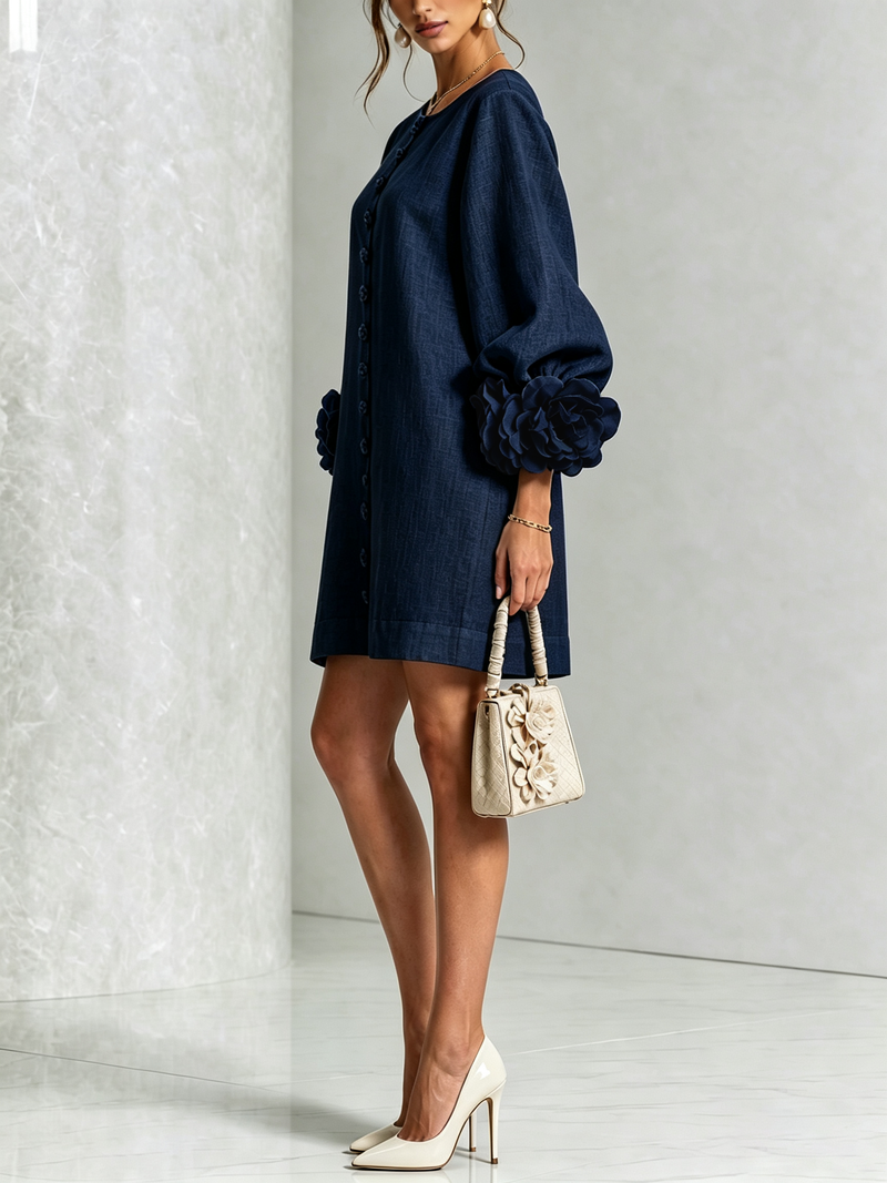 Izaskun | Vestido Mini de Mezcla de Lino con Puños de Rosa, Azul Marino
