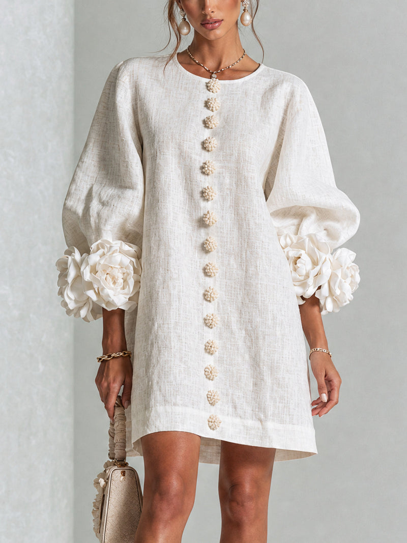 Ana Isabel | Vestido Mini de Mezcla de Lino con Puños de Rosa, Blanco