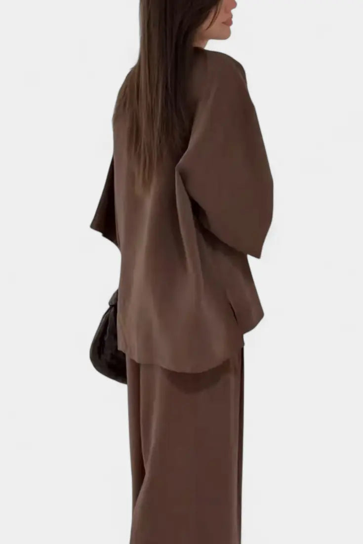 Eli Conjunto Oversize de Top con Cuello en V y Pantalón Recto